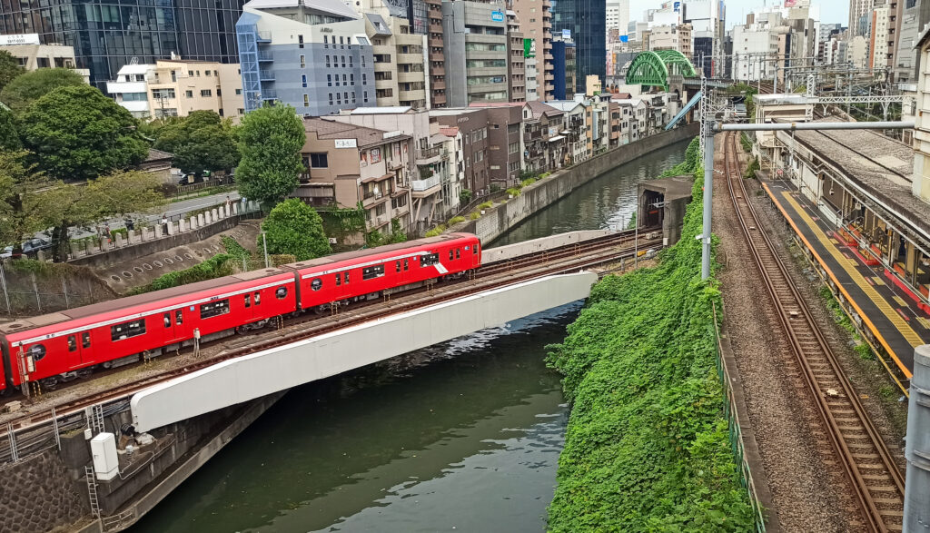 Cruce metro de Tokio